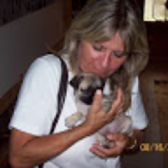 Meet your Posher, Bobbi - Picture 1 of 1